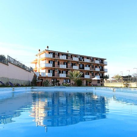 كوريليانو كالابرو Chimento Resort المظهر الخارجي الصورة